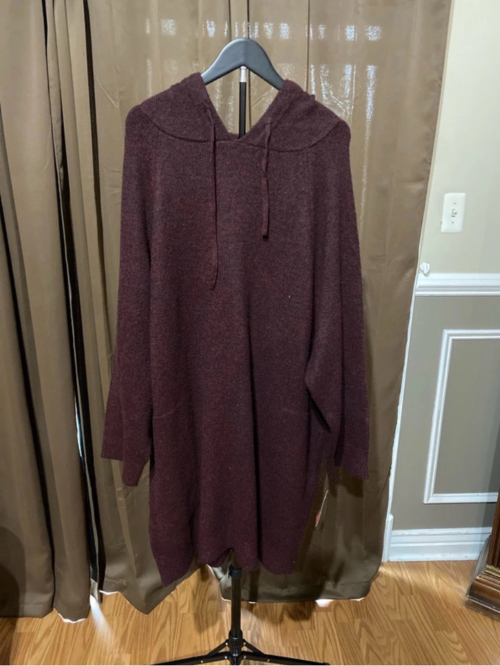 Cozy Women's Hooded tunic Sweater - Dark Wine